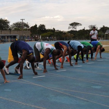 Atletismo tem seu primeiro dia de provas com presença de medalhista olímpico